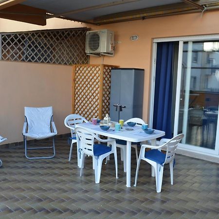 Open Space Centralissimo Nettuno Fronte Porto Ngoại thất bức ảnh