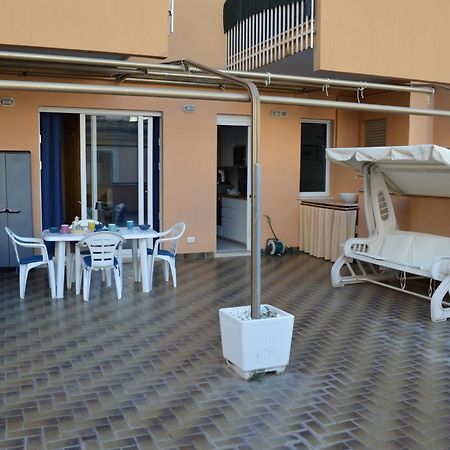 Open Space Centralissimo Nettuno Fronte Porto Ngoại thất bức ảnh